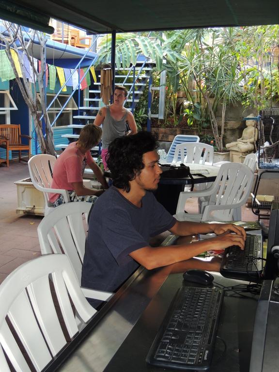 Reef Lodge Backpackers Townsville Exterior foto